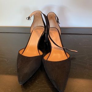 Closed Toe Low Heels